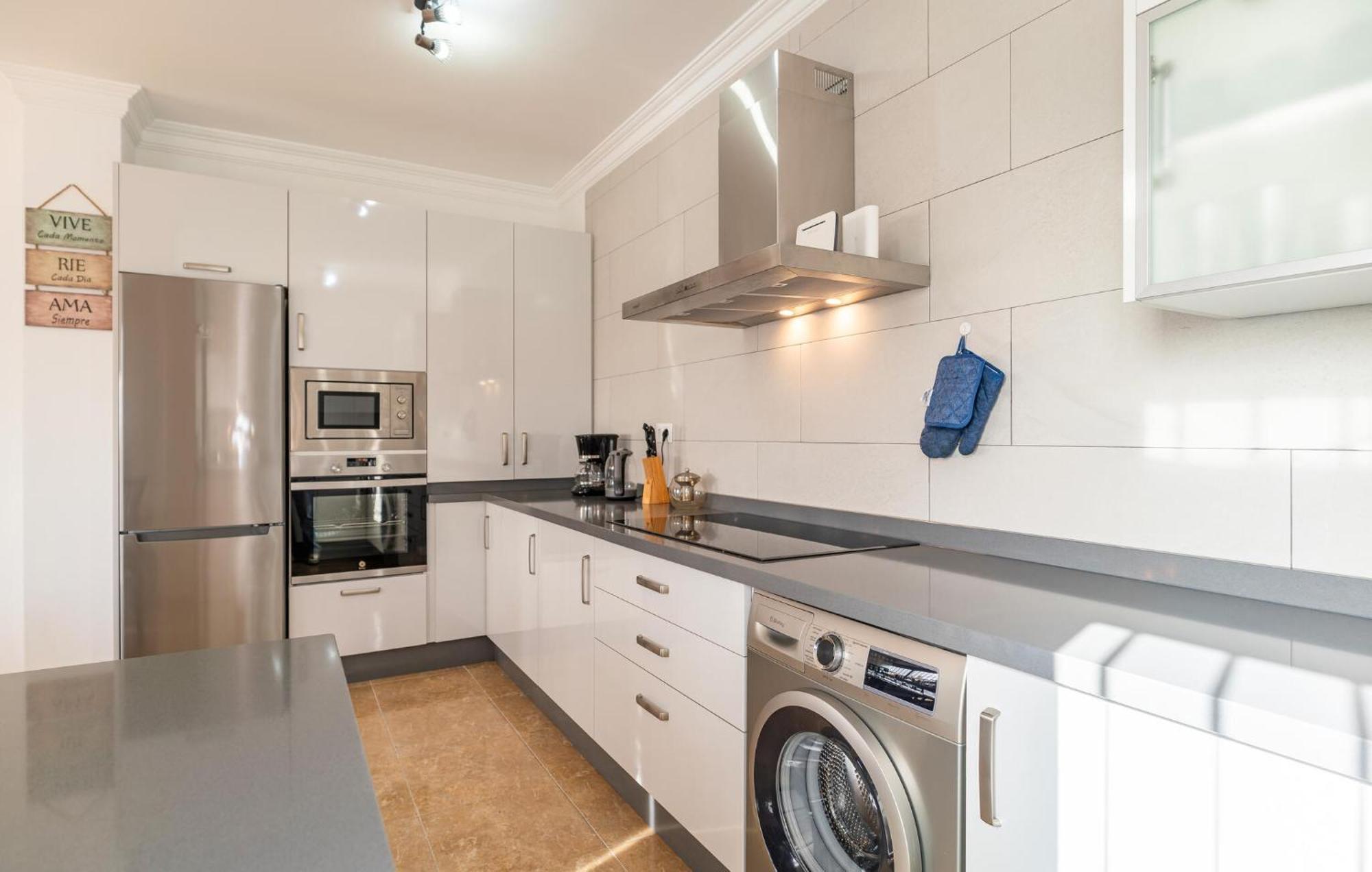 Lovely Home In Benalmadena With Kitchen Bagian luar foto